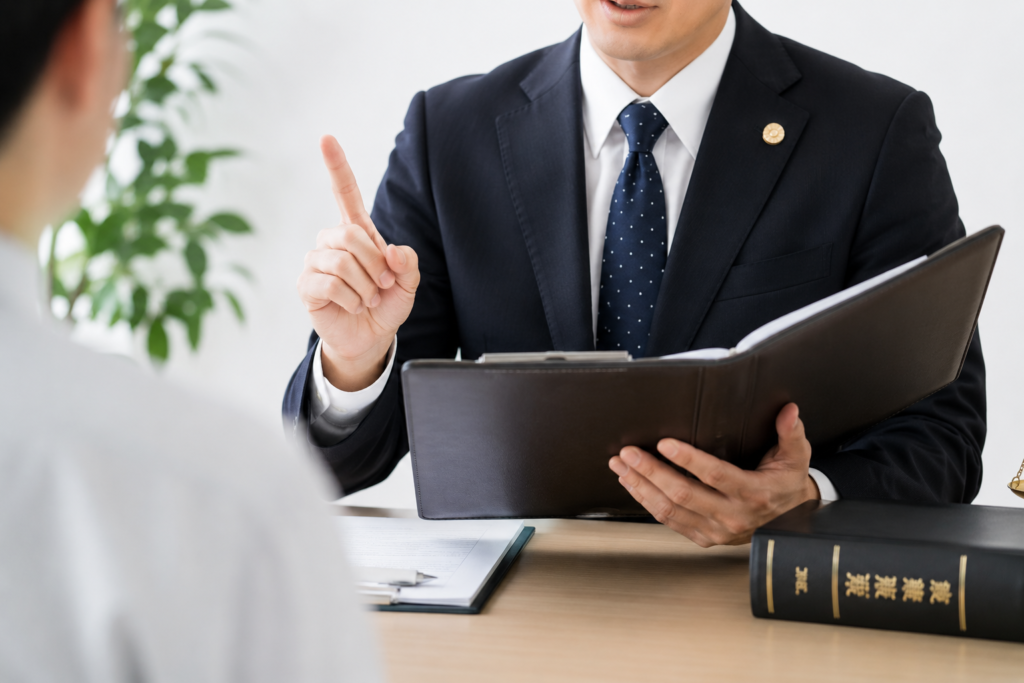 弁護士が解説している様子